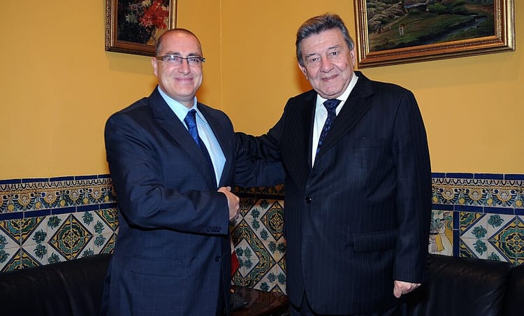 Cómo tratar y prevenir la carcoma en vigas y muebles de madera