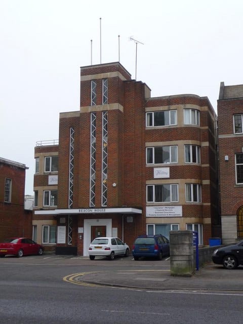 Cómo elegir e instalar ventanas de PVC: aislamiento térmico, precios y errores frecuentes